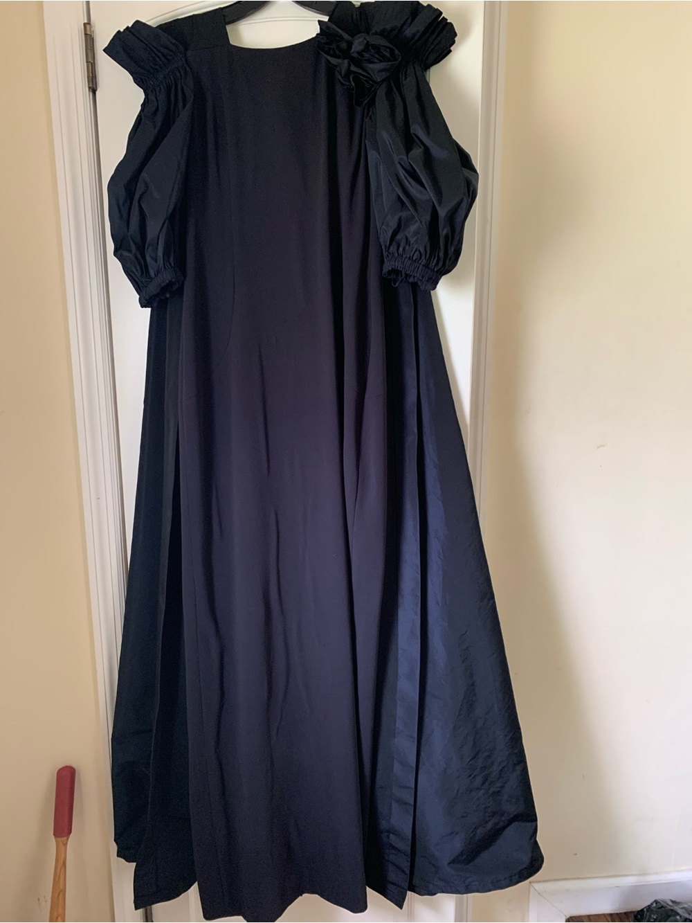 New no tags Sample Teri Jon Black Puff-Sleeve Maxi Dress